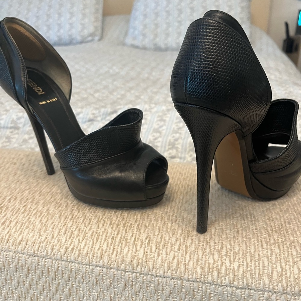 100% authentic Fendi stiletto black heels with peekaboo toe Size 36 6.5 like new